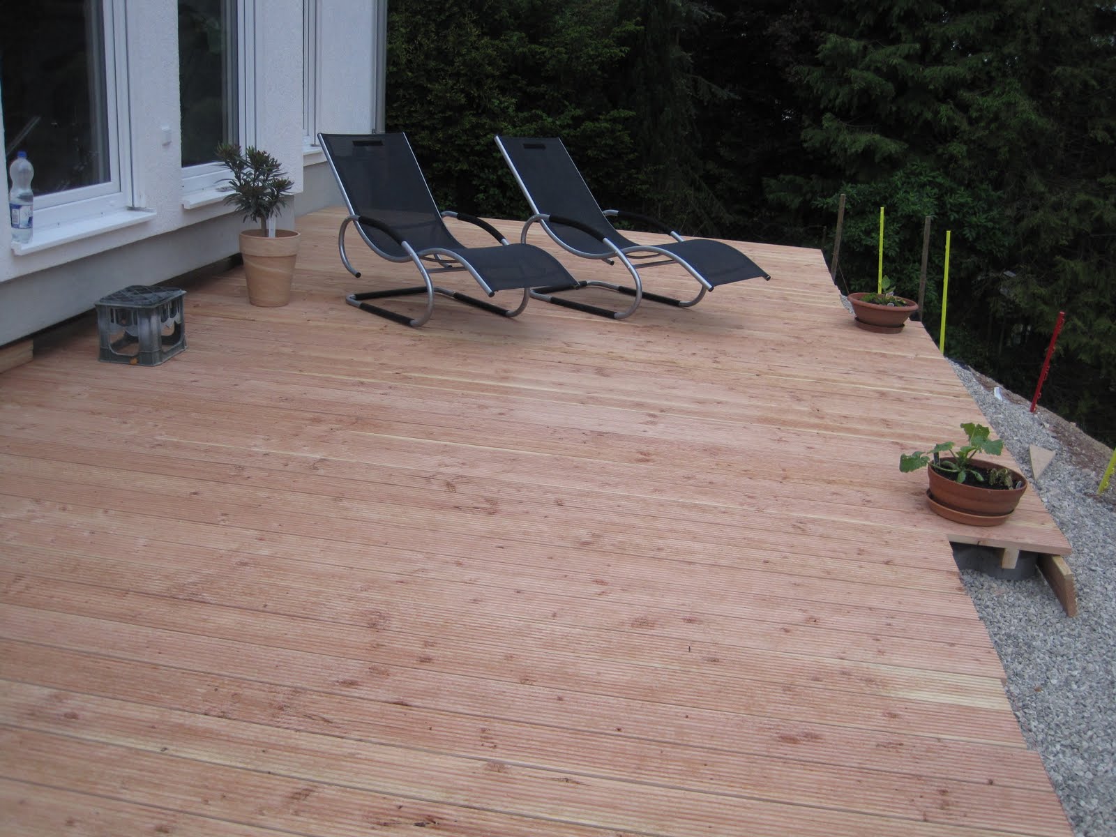 Unser liebevoller Haus- und Gartenblog: Terrasse nimmt Gestaltung an