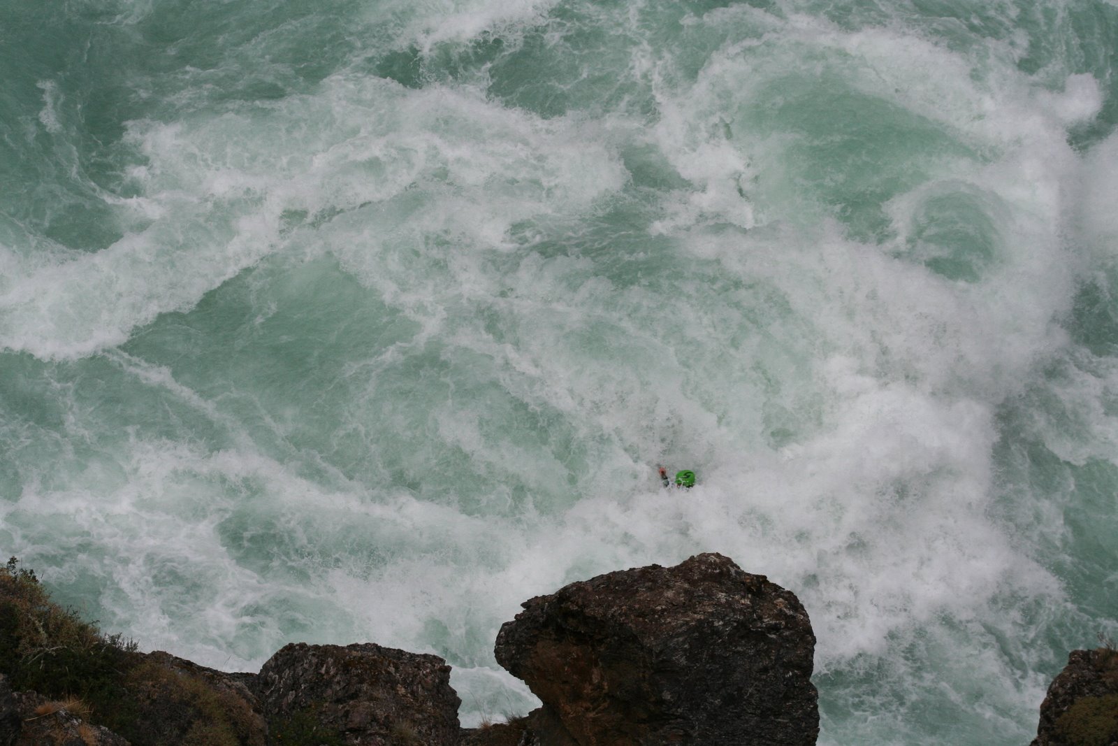 [evan+big+wave+buried.JPG]