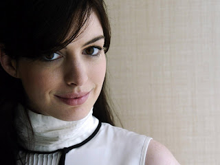 Free non watermarked wallpapers of Anne Hathaway at Fullwalls.blogspot.com