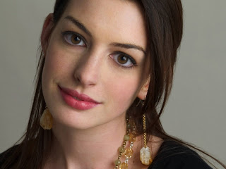 Free non watermarked wallpapers of Anne Hathaway at Fullwalls.blogspot.com