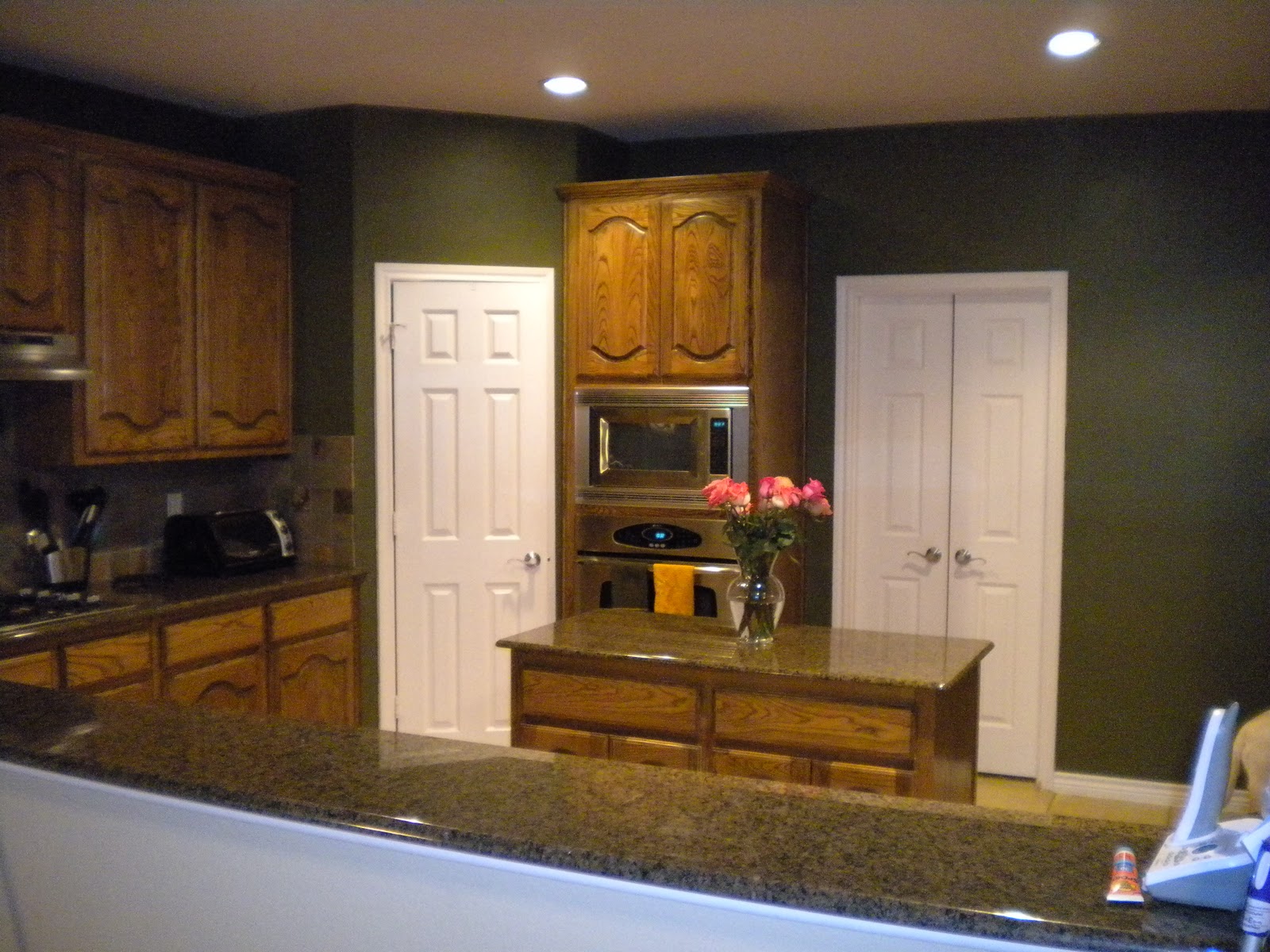 pic new posts: Wallpaper Above Chair Rail