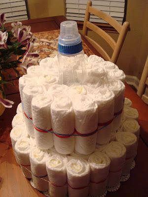 محتارة مش عندك افكار وصديقتك والدة ؟ Diaper+Cake+Tutorial+010