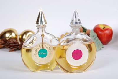 The Vintage Perfume Vault: December 2009