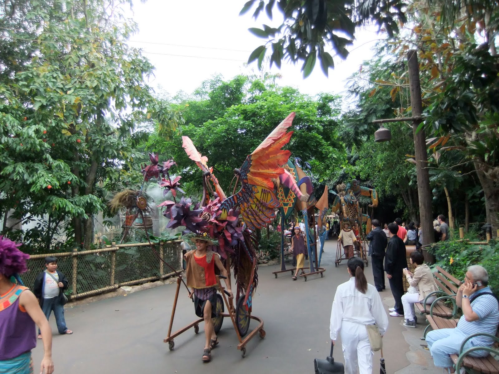 Hong Kong Disneyland Guide & Review Jungle Puppet Carnival
