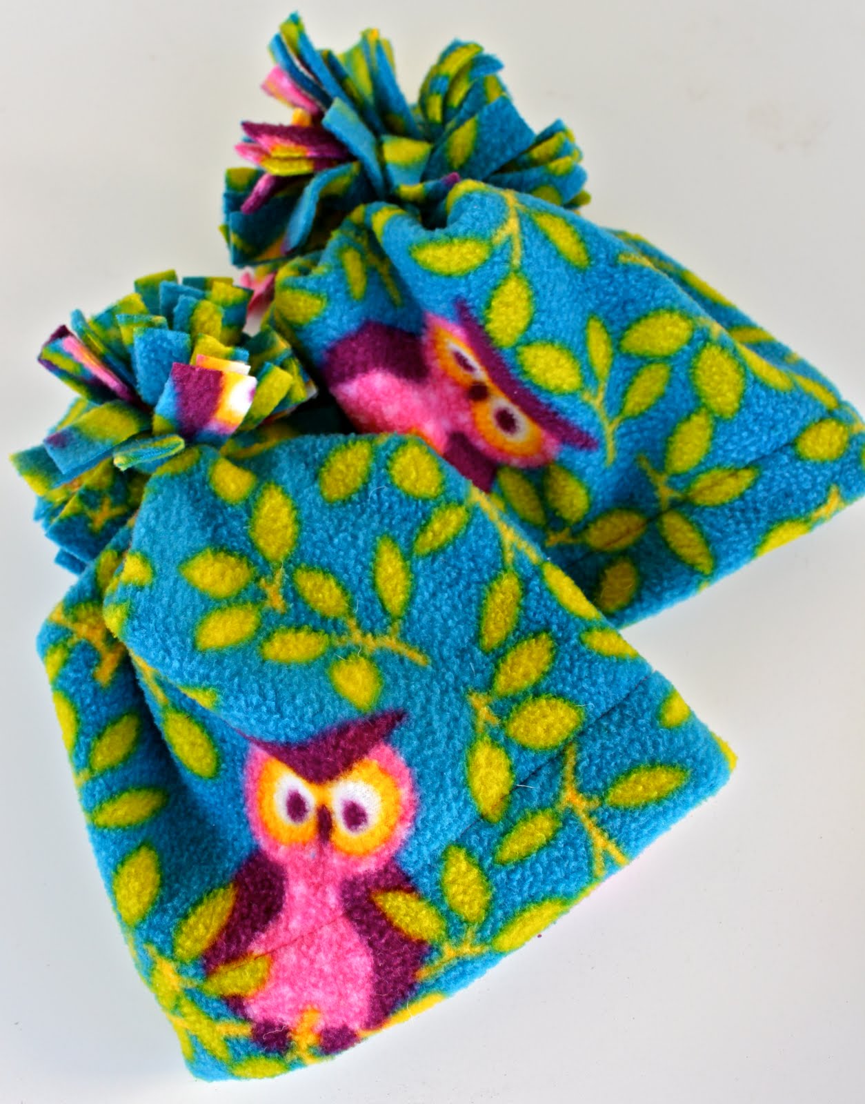 My Fabric Obsession Last Minute Gifts pompom fleece hat and taggie ball