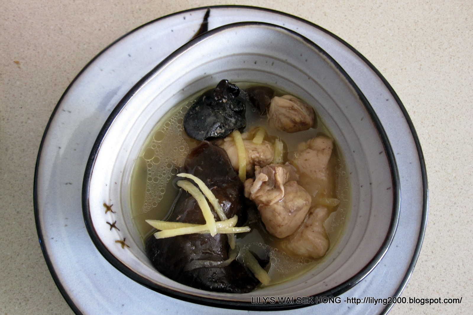 Lily's Wai Sek Hong Chicken And Wood Ear Fungus Wine Soup