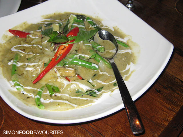 [20091010_0667-In-The-Mood-For-Thai_Vegetable-green-curry-$15.90.jpg]