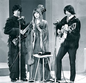 Balada do Louco x 3. Rita Lee - Os Mutantes - Ney Matogrosso... Mas louco é quem me diz... e não é feliz, não é feliz