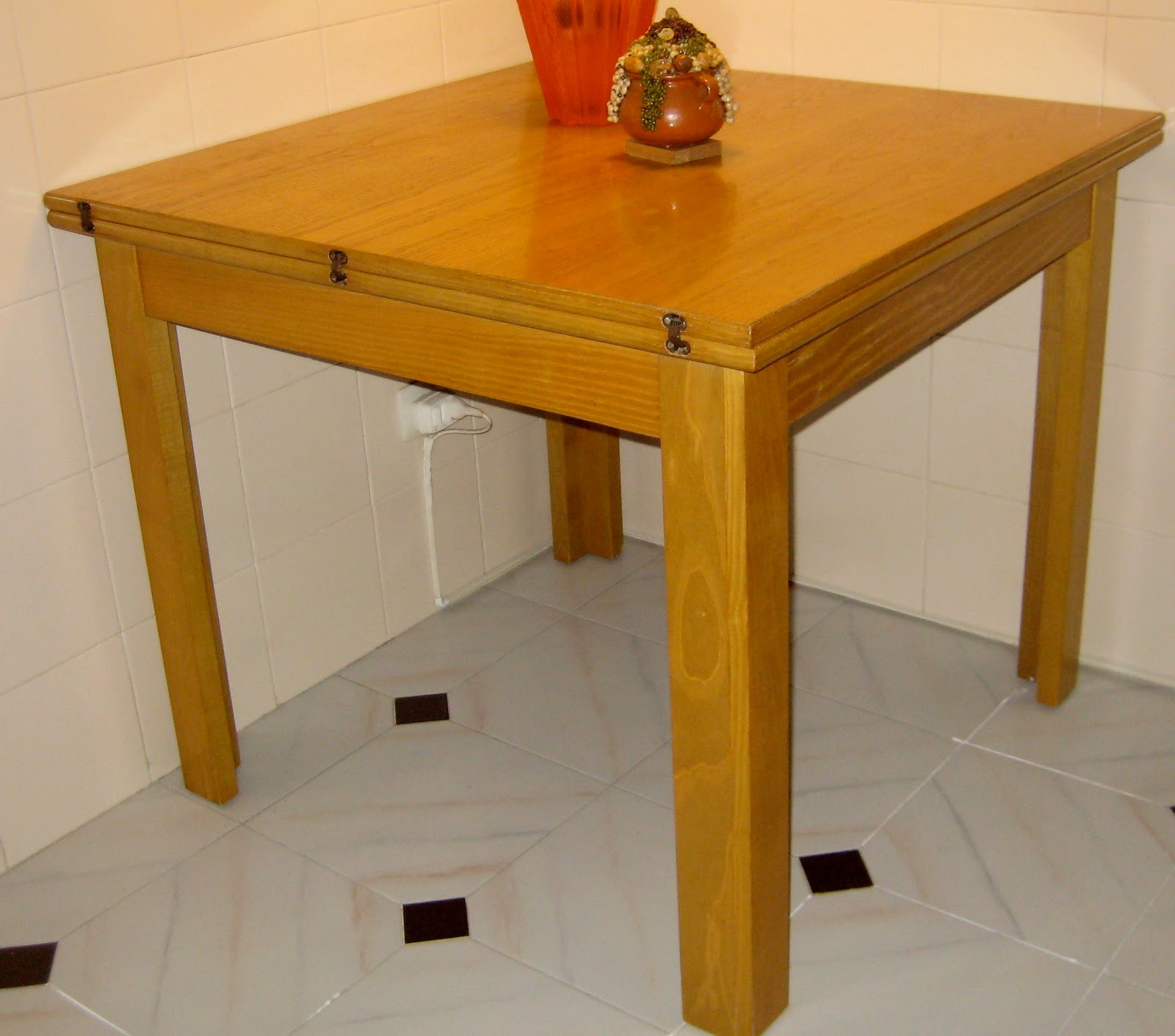 Mesa maciza de madera de haya (Ref. 1660) El Merkadillo Vintage