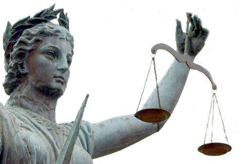 Masalah Hukum Dan Kekuasaan Dalam Filsafat Hukum