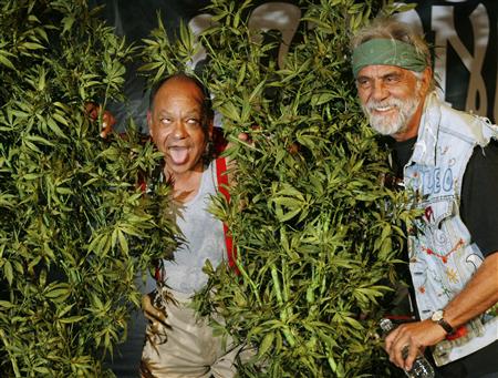 [cheechchong1.jpg]