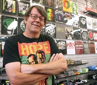 [newburycomicsnew.jpg]