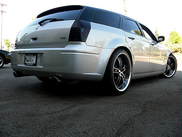 Hot Cars Custom Black Silver Dodge Hemi Magnum Rt