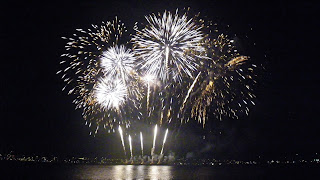 The magic of fireworks  -  Vancouver's   Celebration  of  Light   2010 - Mexico team - third night