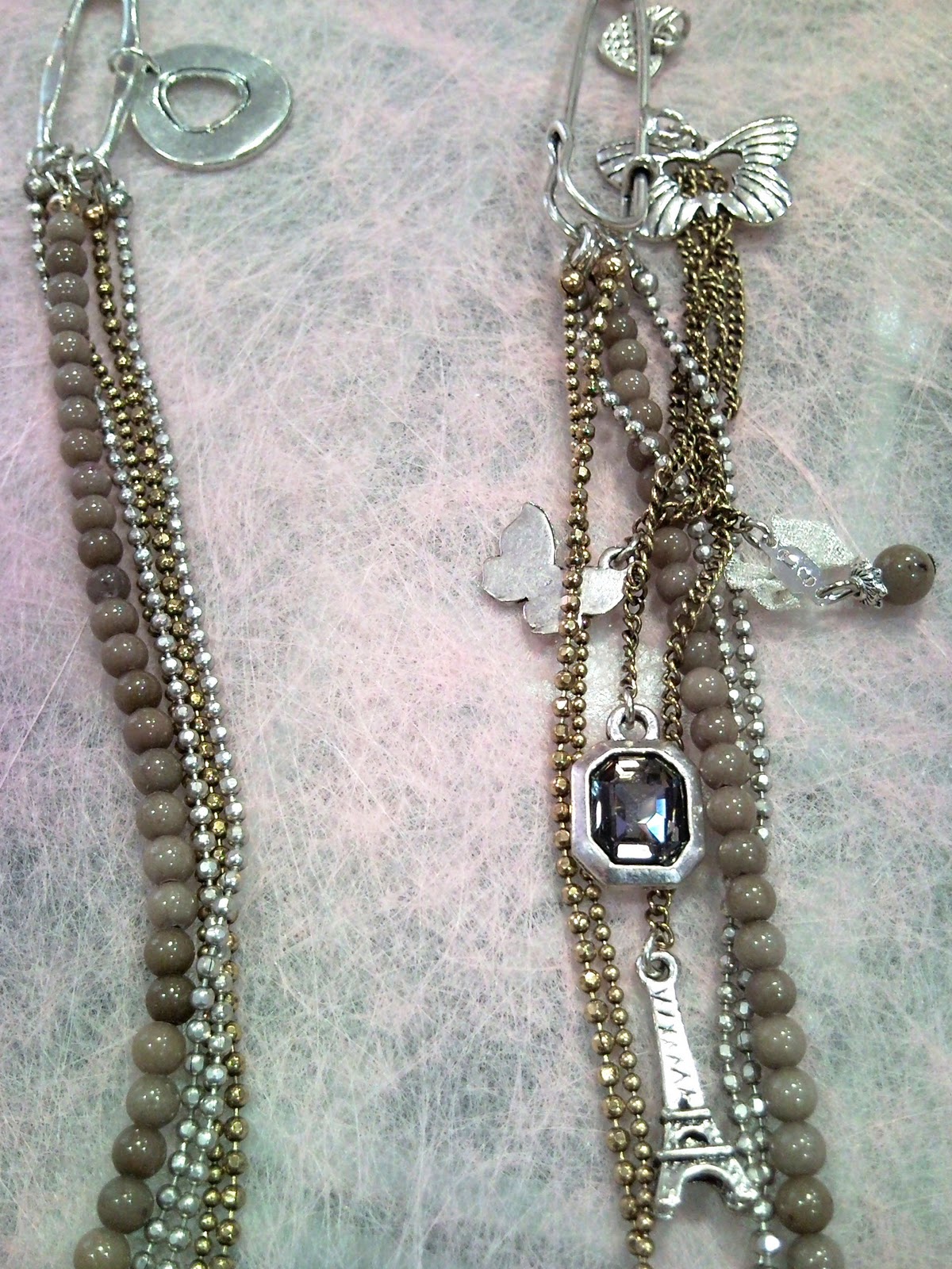 Que decir más de las colecciones vintage que tanto están en vogue, sólo disfrutarlas y combinarlas con tus prendas favoritas