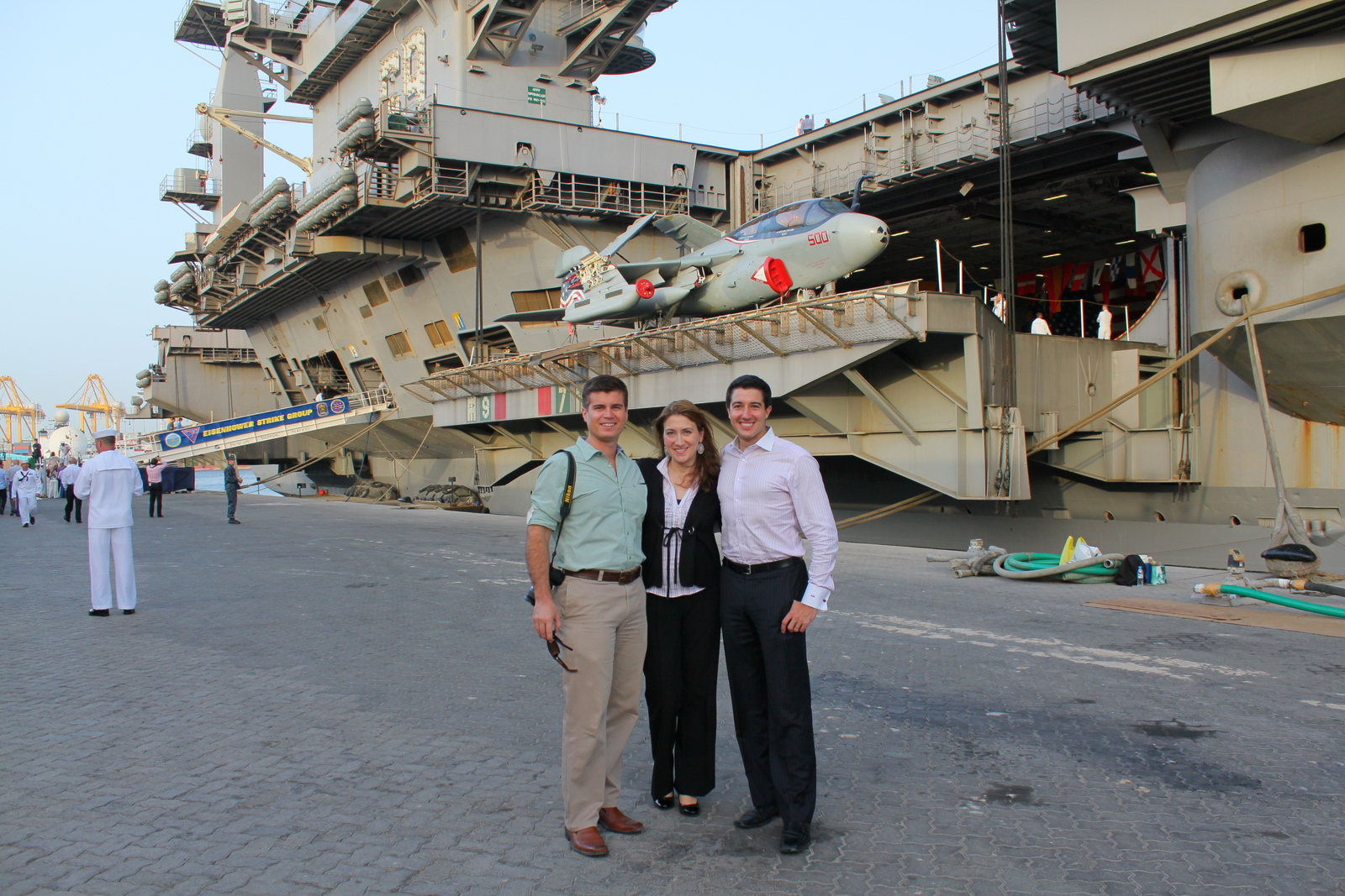 Hello, Dubai! Top Gun courtesy of the Dubai USO and Navy League