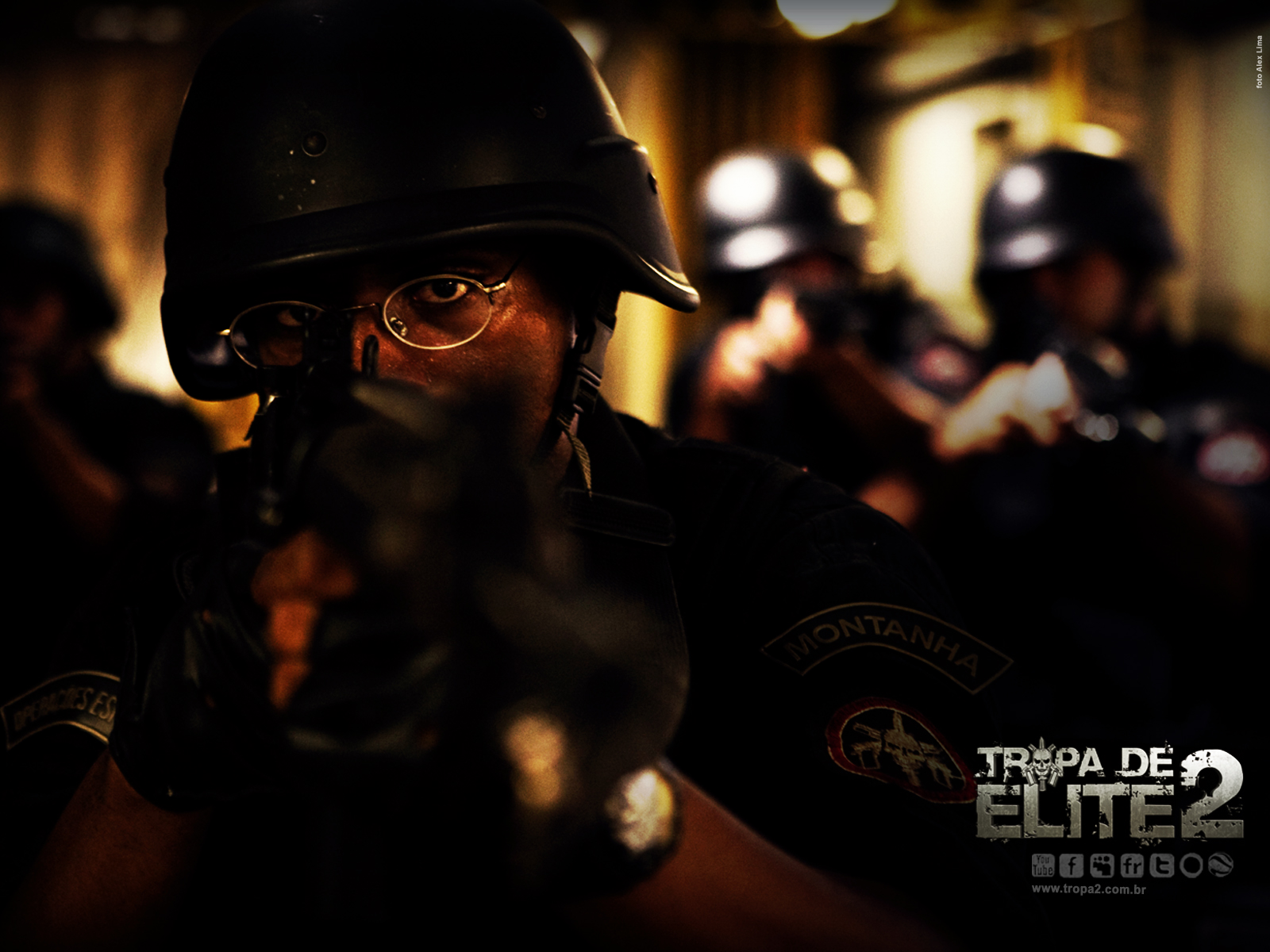 http://2.bp.blogspot.com/_R9MU8oZHSG8/TLSGQZWRqPI/AAAAAAAABL0/FOsW-9gtM4M/s1600/wallpaper06-1600x1200.jpg