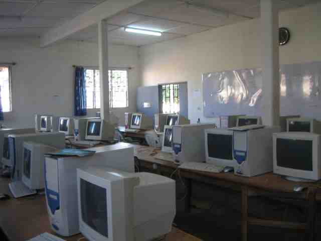 [ComputerLab_042407_07.JPG]