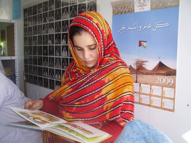 [leyendo+en+el+bubi1.JPG]