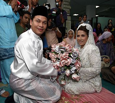 gossip artis malaysia: majlis pernikahan Norman-Shireen