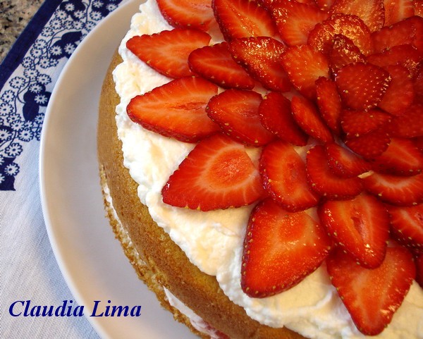 [Strawberry+Cake3.JPG]