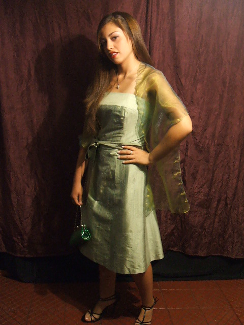 VESTIDO COCKTAIL COLOR VERDE  LAZO CINTURA