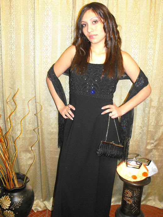 VESTIDO NERGO GAZA   CON APLICACION DE STRASS EN PARTE SUPERIOR   TALLA 38  40