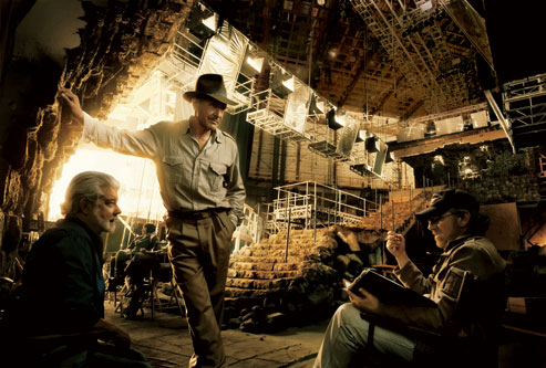[cuar01w_indianajones0802.jpg]
