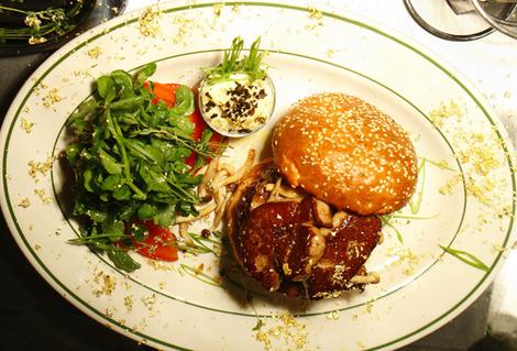 [burger_wideweb__470x319,0.jpg]