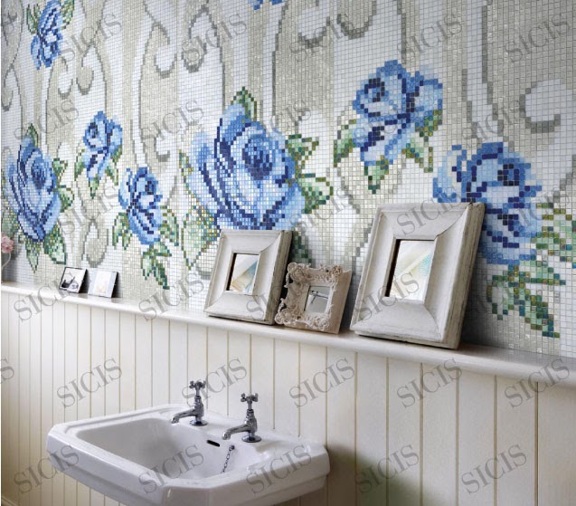 نقره لتكبير أو تصغير الصورة ونقرتين لعرض الصورة في صفحة مستقلة بحجمها الطبيعي