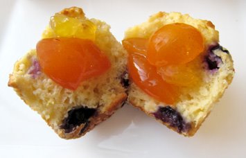 [blueberry+kumquat+muffins2.jpg]