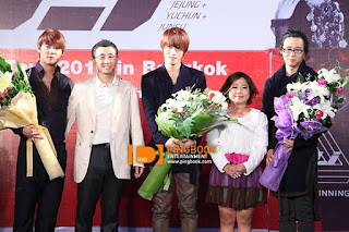 14/10/2010 [PHOTOS]JYJ Press Conference in Thailand Part 2 JYJ+%286%29