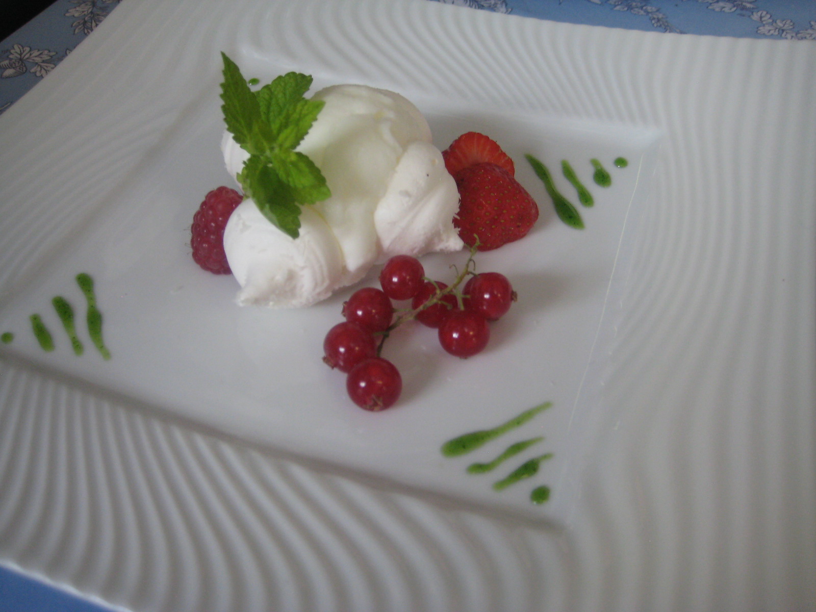 Dessert Plate Garnish