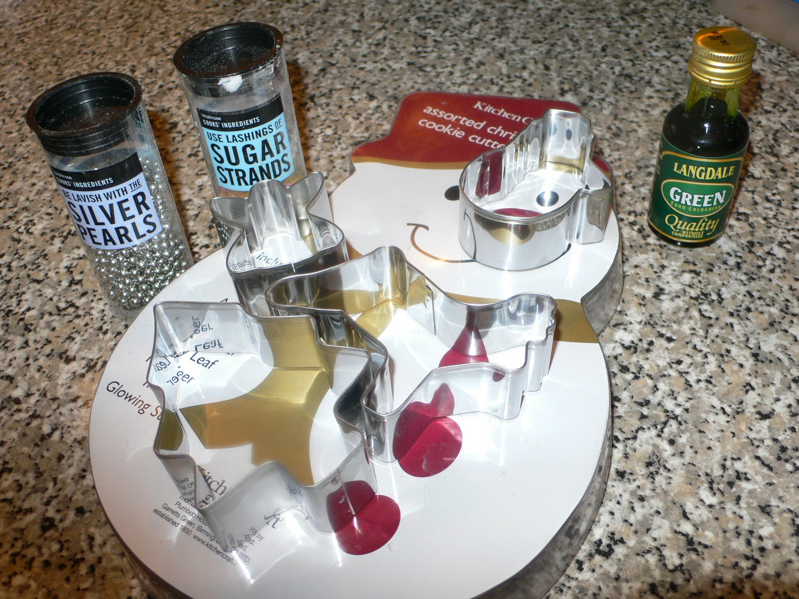 dots or stripes: December 2010