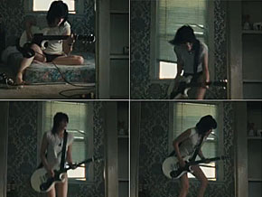 Kristen Stewart toca guitarra de calcinha em novo filme