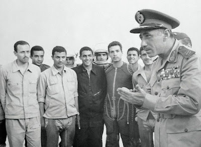 ثمن الصداقة في حكم مصر (6): العُمدة يقود الجيش Egypt%27s+Field+Marshal+Amer+Speaking+to+His+Pilots+1967