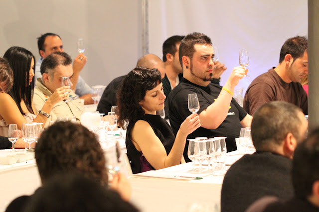 Cata de gin, con Tanqueray 2 Cata de gin, con Tanqueray - Roser Amills, escritora mallorquina