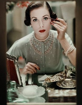 [Vogue_November_1950_-_Revlon.61201344_large.jpg]