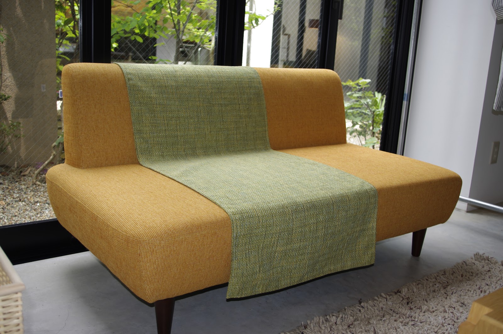 iwagon の ゆるい生活 NOyes の3人がけソファ Bench を買う前に名古屋本社ショールームへ行ってきてた