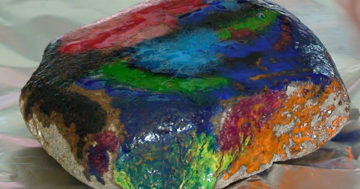 World Preschool Mom Crayon Rock Art