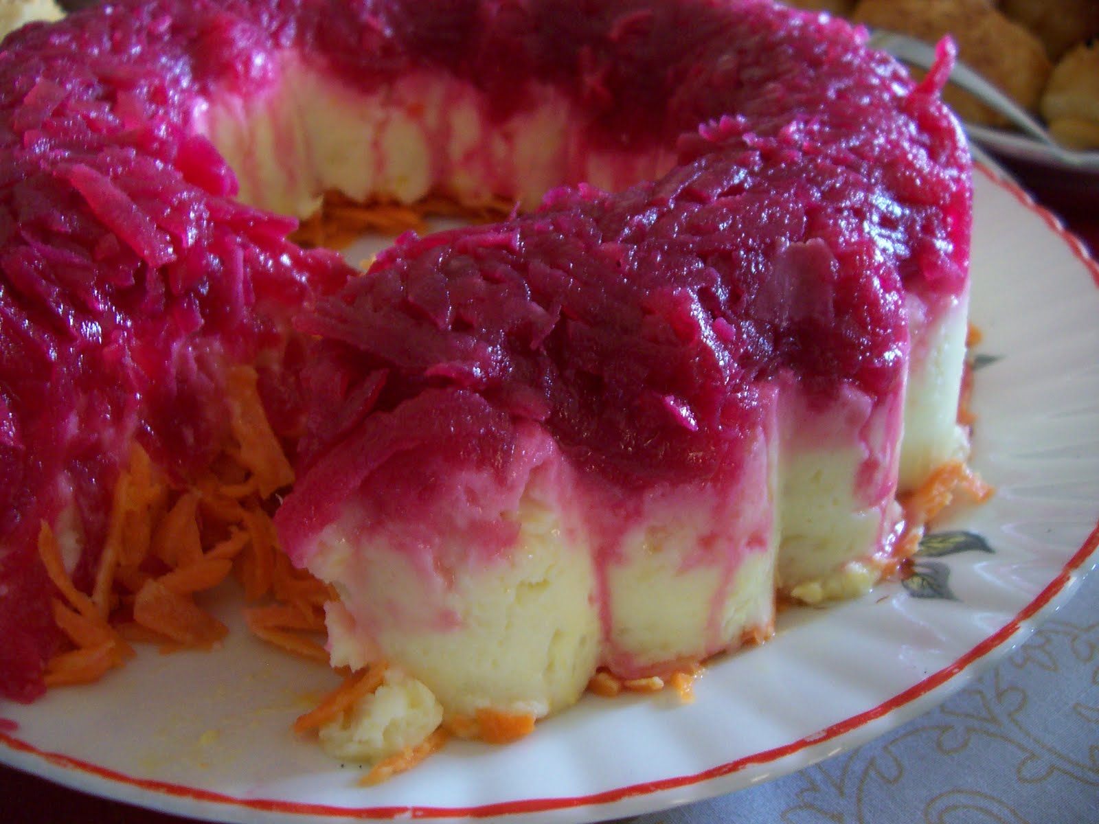 ANNEMİNELİ Üç Renk Patates Salatası