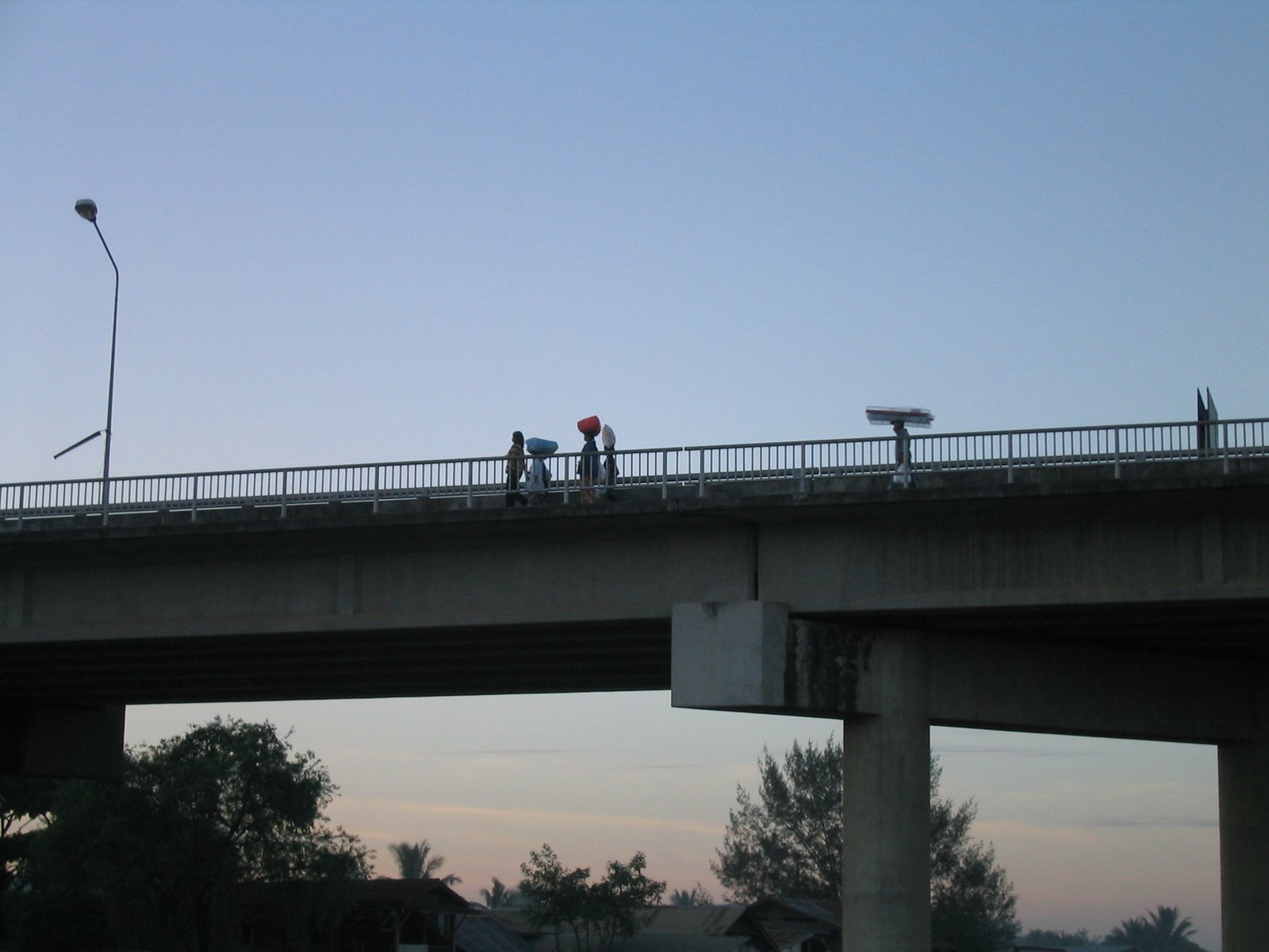[121_2125.JPG]