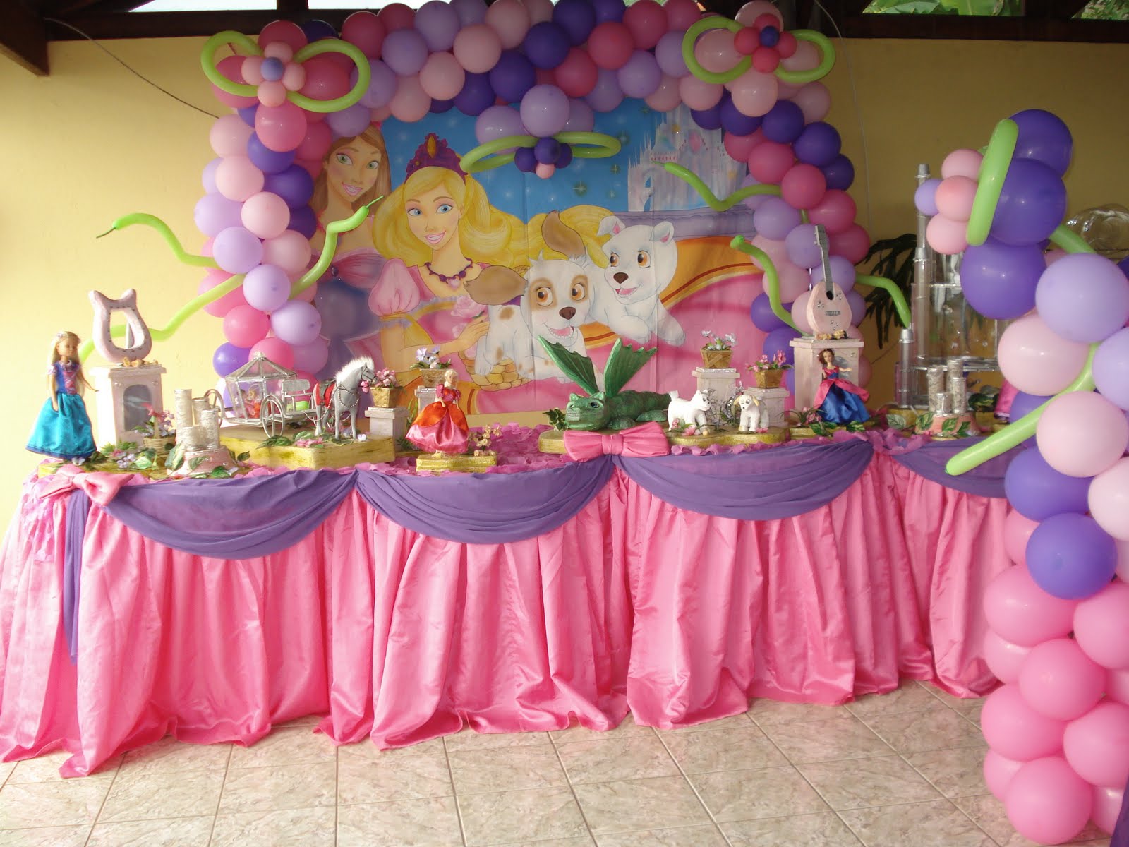 decoracao festa barbie:Regina Festas e Decoração: Festa Barbie Castelo de Diamante decoracao festa barbie:Regina Festas e Decoração: Festa Barbie Castelo de Diamante