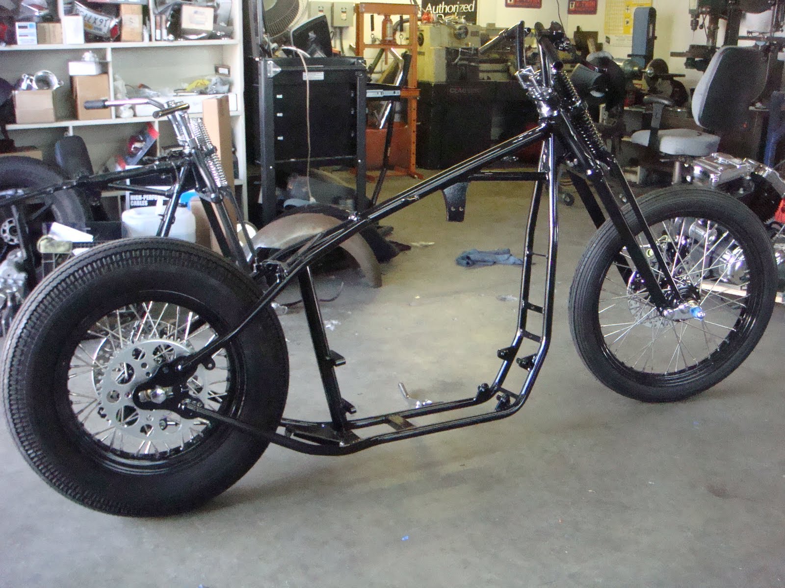 MOTOMO Top Shelf Customs Basketcase Sportster Kit