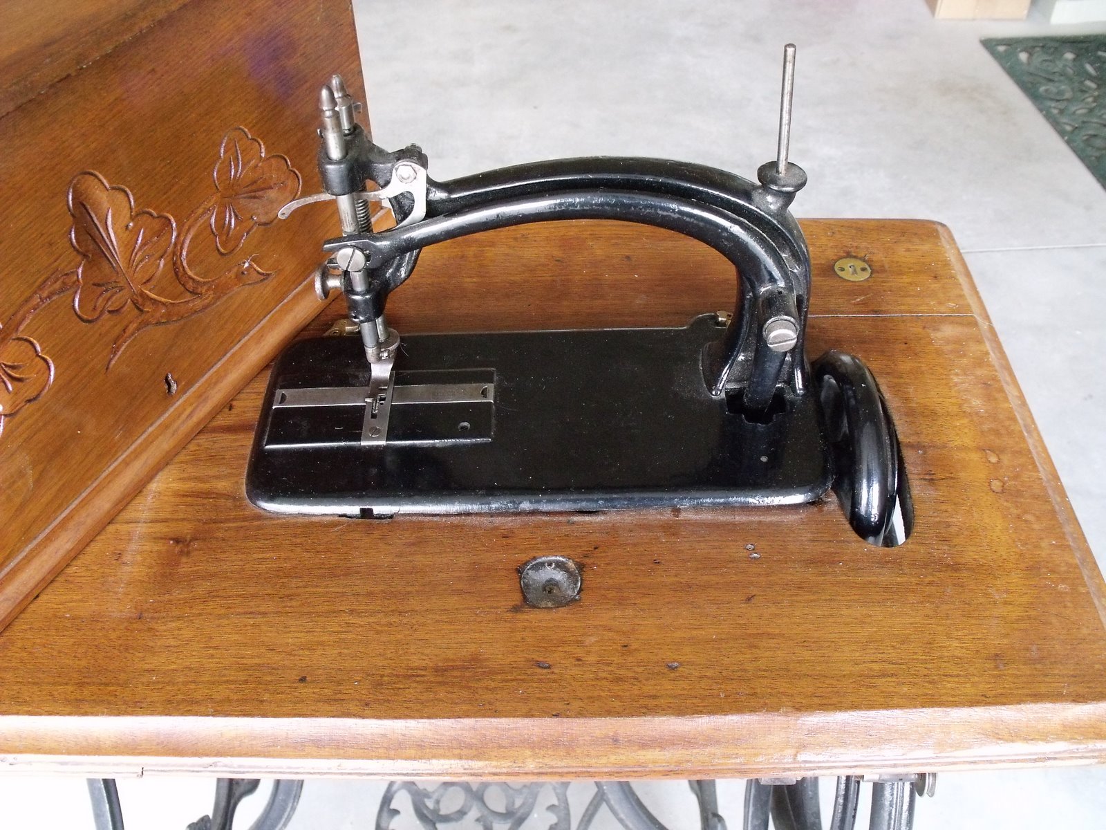 Canadian Sewing Machine Collectors Auction Part 5 Osborne