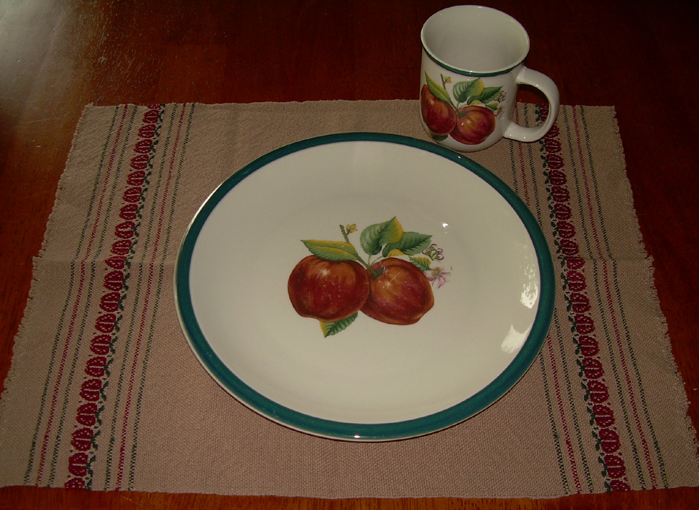 The Doodles of my Mind... HandWoven Apple Table Mats!