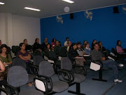 Alunos universitários durante palestra realizada em Jacareí