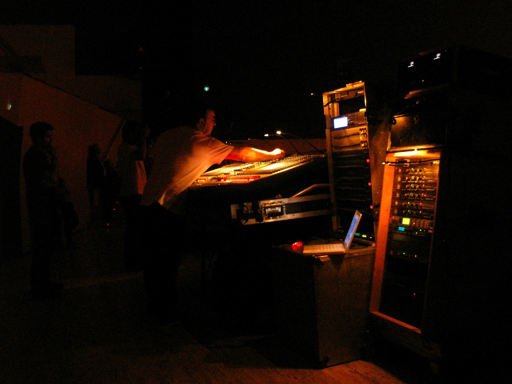 [P9280025_copy.jpg]