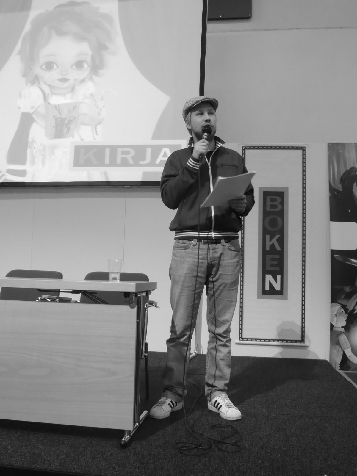 [Kirjamessut+2009+061.JPG]