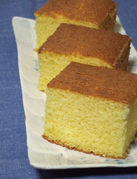 BOLO DE FUBÁ COM INGREDIENTE SURPRESA